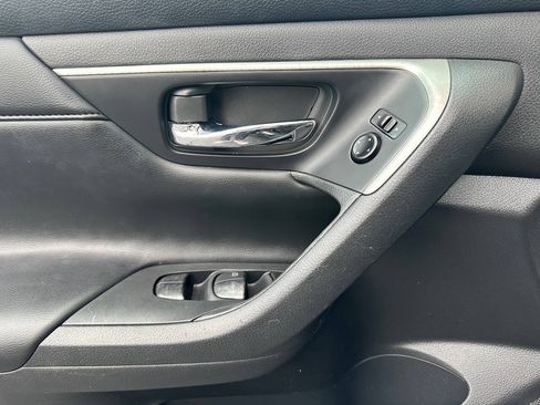 Used 2015 Nissan Altima 2.5 S w/ Power Driver Seat Package FWD image 13