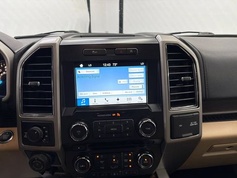 Used 2017 Ford F150 Lariat w/ Equipment Group 501A Mid AWD/4WD image 29
