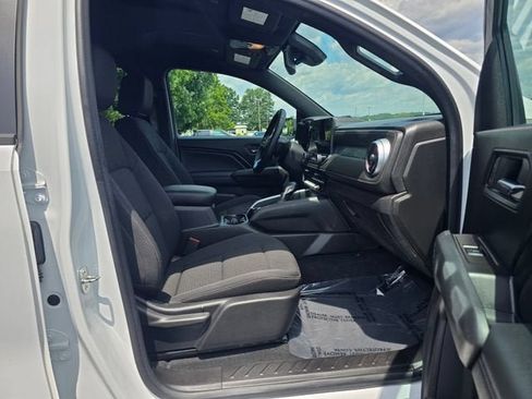 Used 2023 Chevrolet Colorado LT w/ LT Convenience Package II AWD/4WD image 16