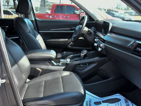Used 2023 Kia Telluride LX AWD/4WD image 47