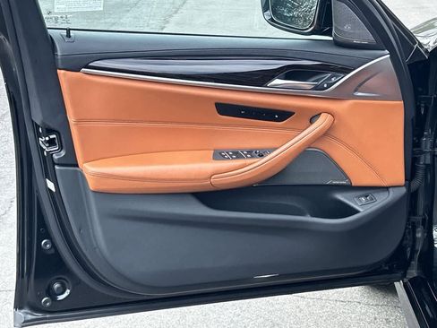 Used 2023 BMW M5 w/ Executive Package image 28