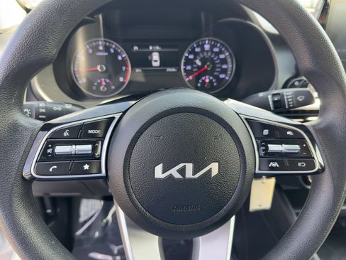 Used 2024 Kia Forte LXS w/ LXS Technology Package FWD image 24