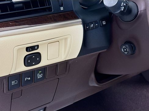 Used 2017 Lexus ES 350 w/ Ultra Luxury Package image 10