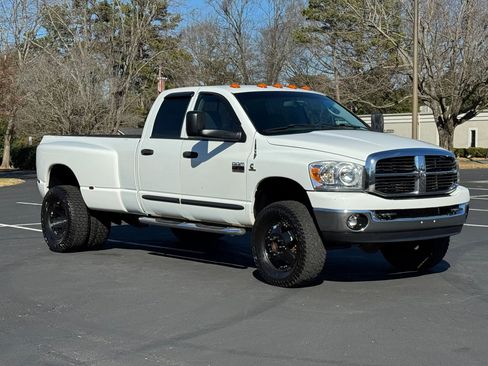 Used 2007 Dodge Ram 3500 Truck SLT image 4