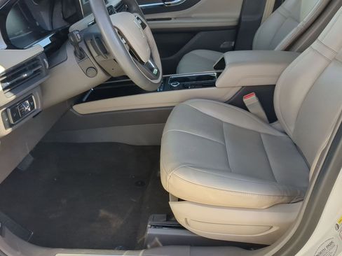 Used 2023 Lincoln Corsair FWD w/ Equipment Group 101A image 11