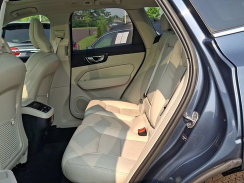 Used 2023 Volvo XC60 B5 Ultimate w/ Climate Package AWD/4WD image 10