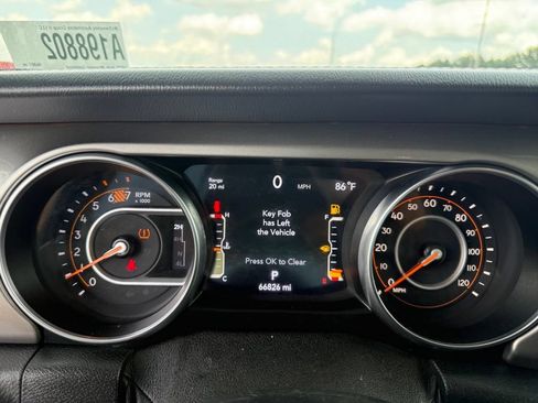 Used 2020 Jeep Wrangler Unlimited Sahara AWD/4WD image 12