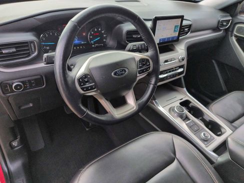 Used 2023 Ford Explorer XLT w/ Equipment Group 202A image 2