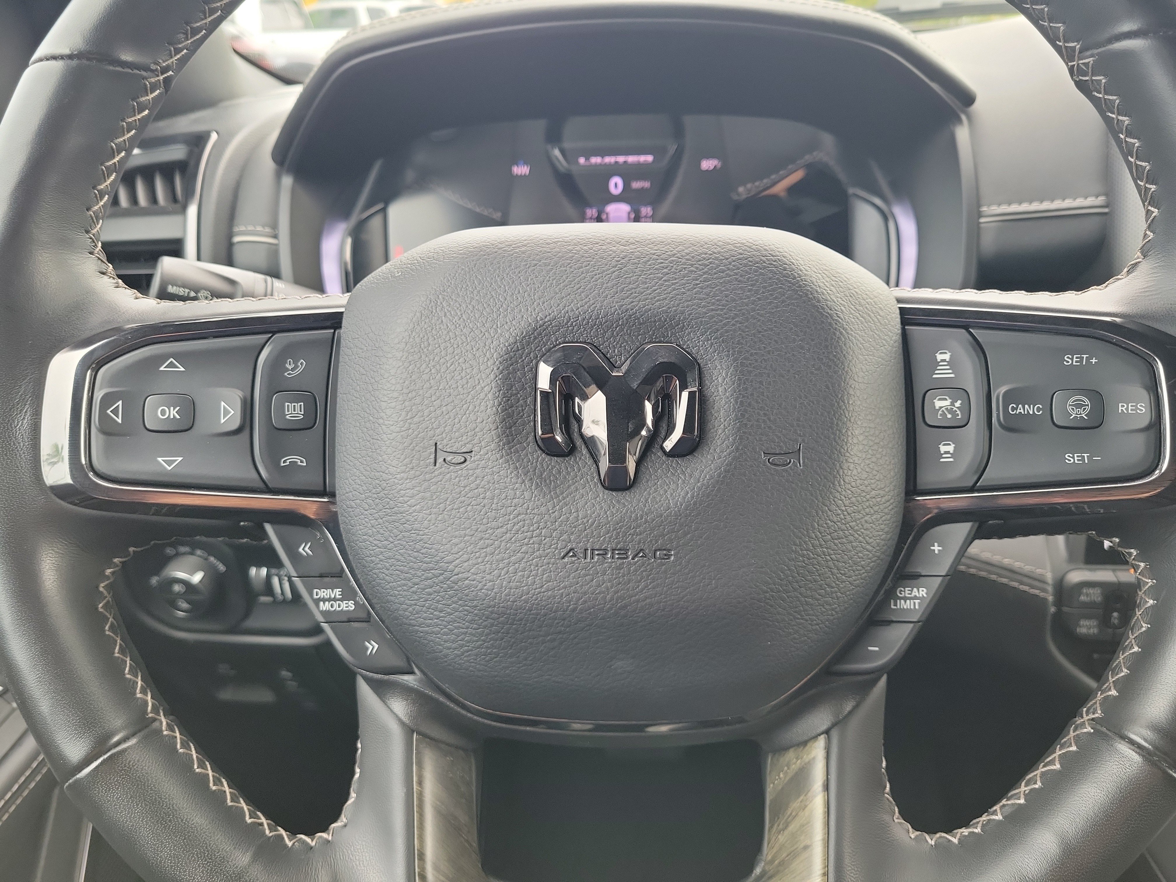 Used 2025 RAM 1500 Limited AWD/4WD image 28