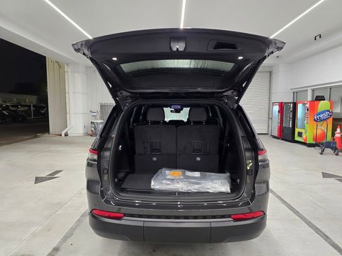 New 2026 Jeep Grand Cherokee L 4WD image 38