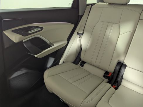 New 2025 Audi Q5 Premium image 12