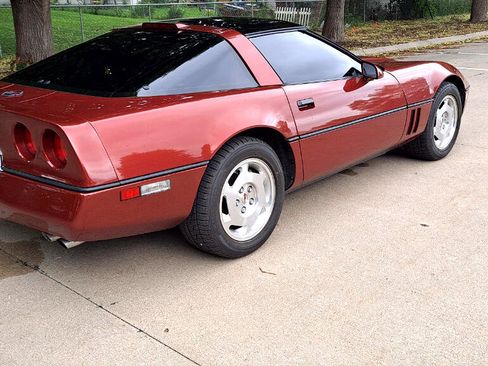 Used 1988 Chevrolet Corvette Coupe image 8