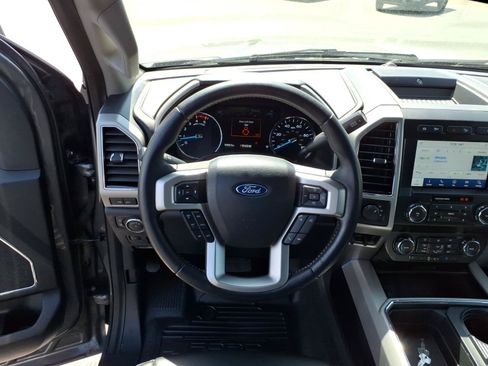 Used 2021 Ford F250 Lariat w/ Lariat Ultimate Package AWD/4WD image 14