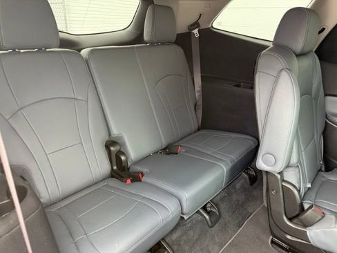 Used 2020 Buick Enclave Essence FWD image 11