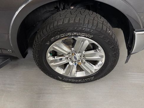 Used 2019 Ford F150 Lariat w/ Equipment Group 502A Luxury AWD/4WD image 10