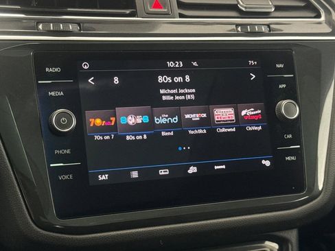 Used 2018 Volkswagen Tiguan SEL FWD image 24