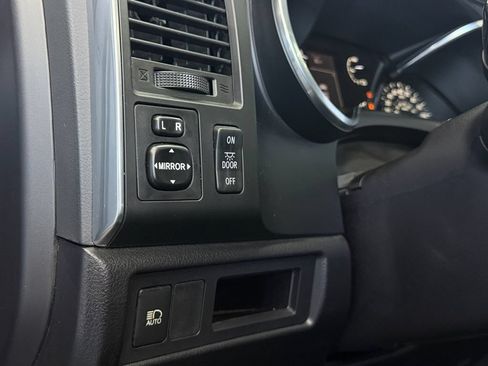 Used 2018 Toyota Sequoia TRD Sport AWD/4WD image 17