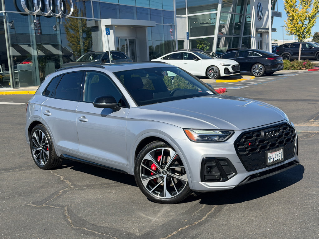 Used 2023 Audi SQ5 Premium Plus w/ Premium Plus Package AWD/4WD image 3