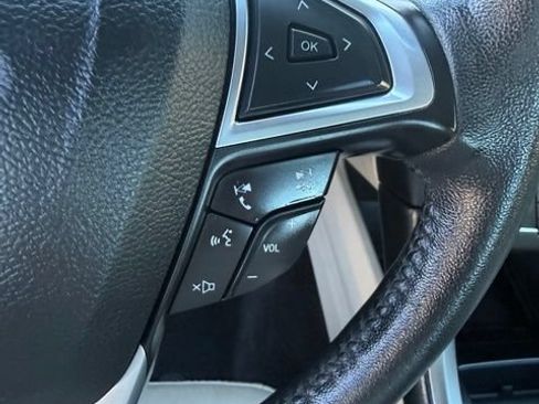 Used 2017 Ford Fusion SE w/ Fusion SE Technology Package AWD/4WD image 22