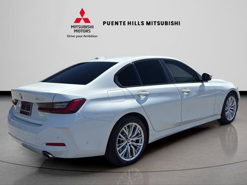 Used 2023 BMW 330i Sedan w/ Premium Package image 5