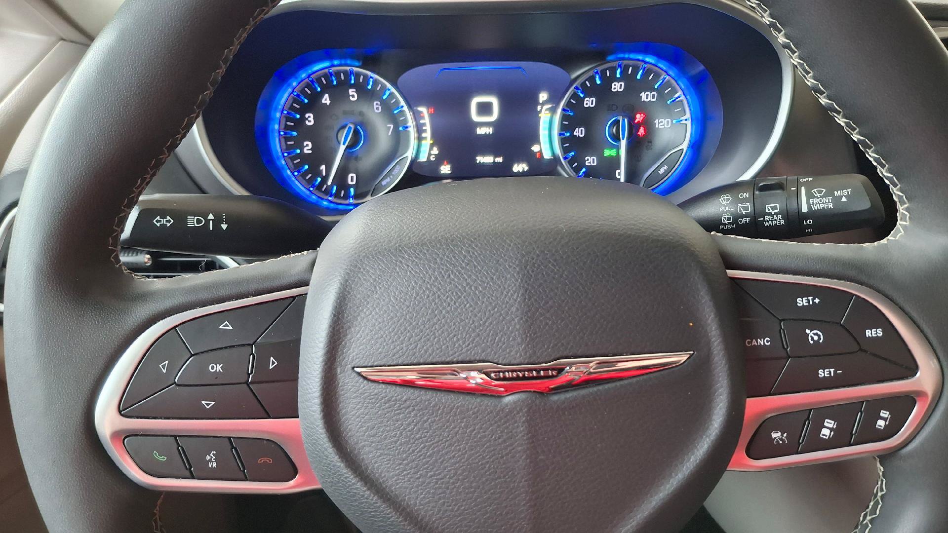 Used 2023 Chrysler Pacifica Touring-L FWD image 19