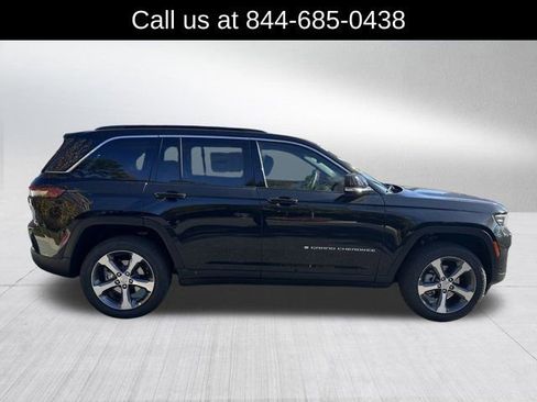 New 2025 Jeep Grand Cherokee Limited w/ Luxury Tech Group II image 3