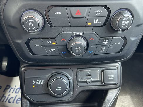Used 2021 Jeep Renegade Sport AWD/4WD image 28
