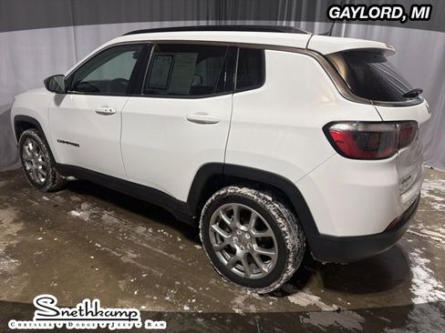 Used 2022 Jeep Compass Latitude image 5