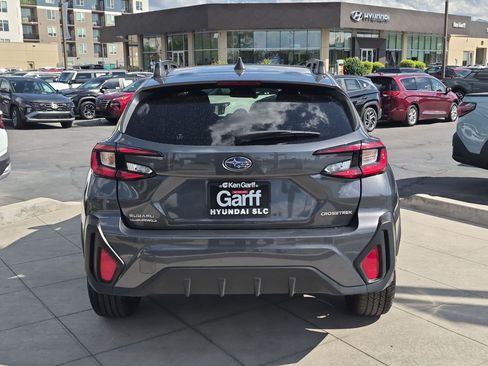 Used 2025 Subaru Crosstrek 2.5i Premium AWD/4WD image 5