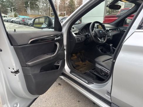 Used 2017 BMW X1 xDrive28i image 13