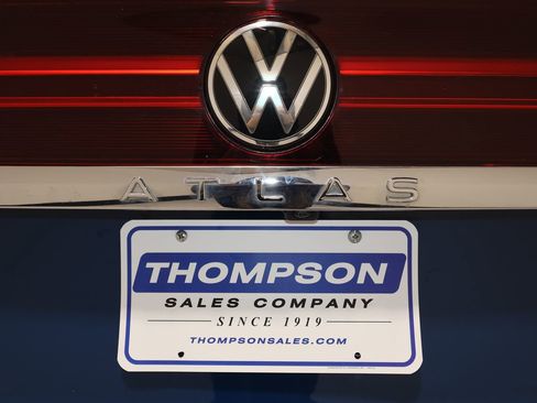 Used 2025 Volkswagen Atlas Cross Sport SE image 35