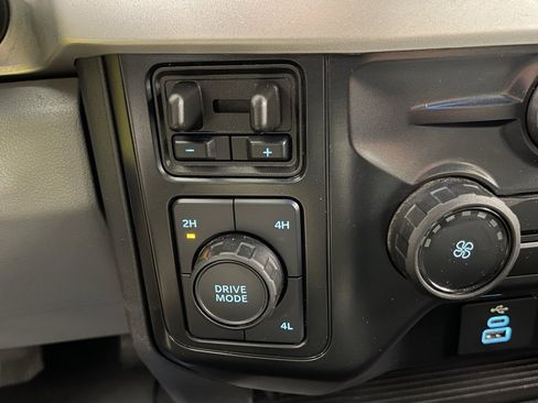 Used 2025 Ford F250 XLT image 27