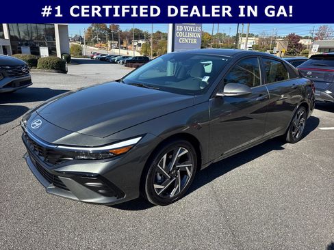 Certified 2025 Hyundai Elantra Limited image 3