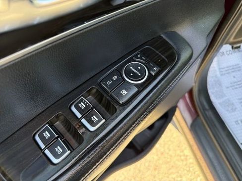 Used 2019 Kia Sorento FWD image 11