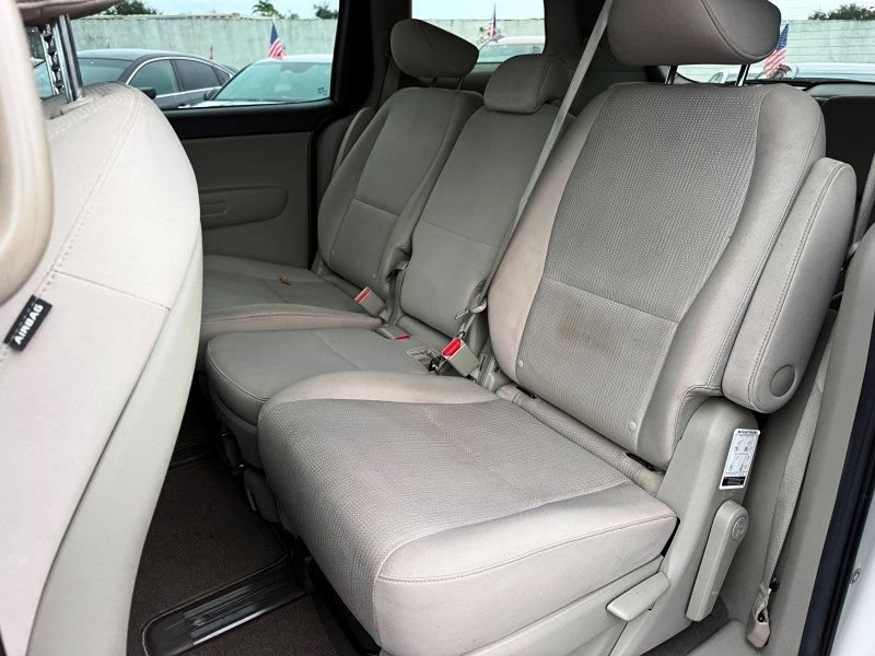 Used 2019 Kia Sedona LX FWD image 14