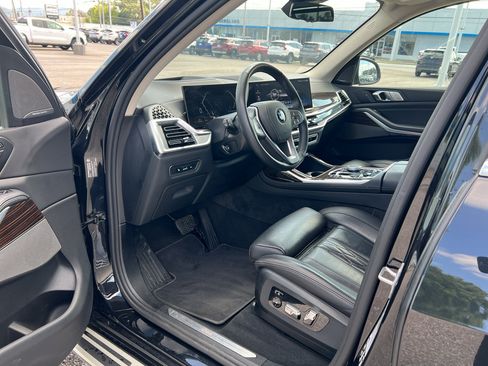Used 2026 BMW X7 xDrive40i AWD/4WD image 9