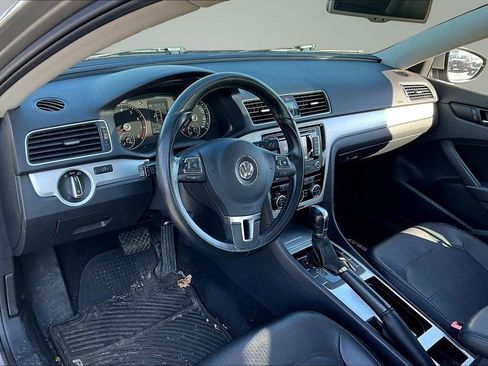 Used 2012 Volkswagen Passat 2.5 SE image 12