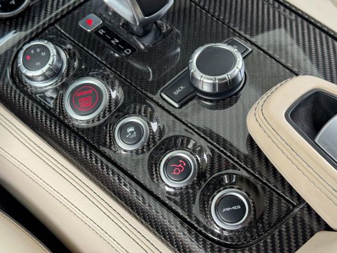 Used 2012 Mercedes-Benz SLS AMG Roadster image 32