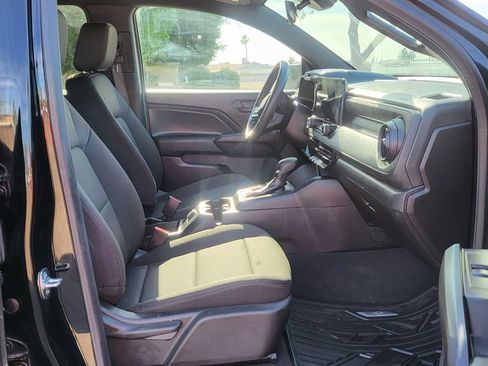 Used 2024 Chevrolet Colorado W/T RWD image 17