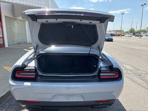 Used 2022 Dodge Challenger R/T RWD image 31