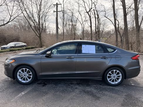 Used 2020 Ford Fusion SE image 6
