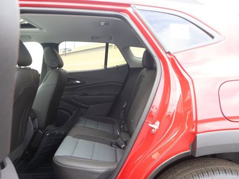 New 2026 Chevrolet Trax LT w/ Sunroof Package image 37