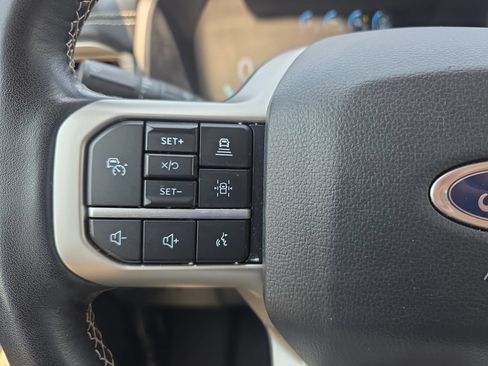 Used 2024 Ford Expedition Limited AWD/4WD image 17