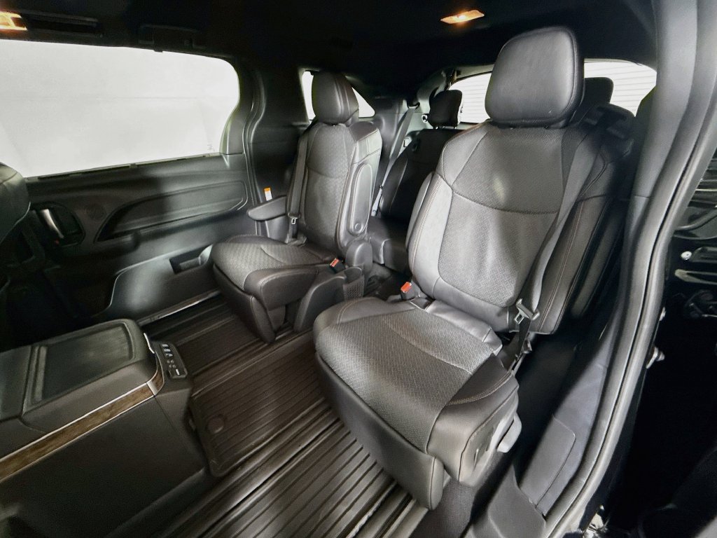 Used 2026 Toyota Sienna Platinum AWD/4WD image 25