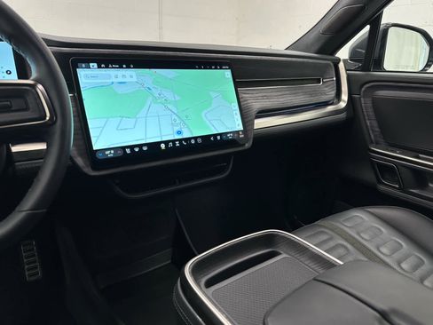 Used 2023 Rivian R1S Adventure image 30