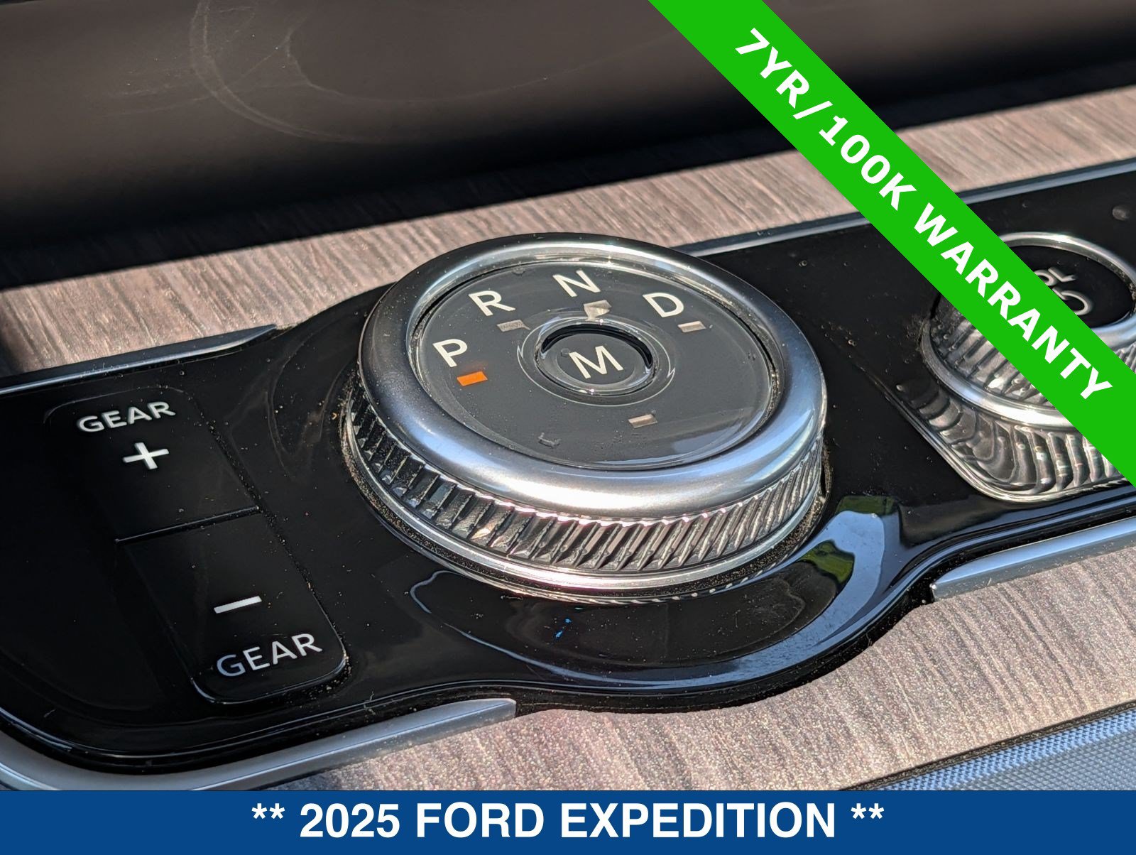 Used 2025 Ford Expedition Platinum w/ Platinum Ultimate Package AWD/4WD image 35