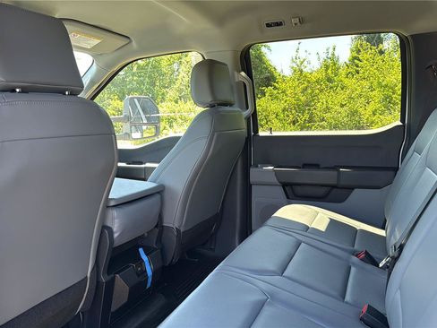 New 2026 Ford F550 4x4 Crew Cab image 18
