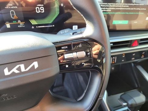 Used 2026 Kia Sorento LX image 19