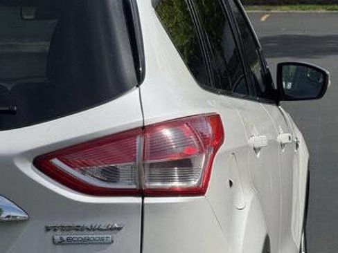 Used 2015 Ford Escape Titanium FWD image 18