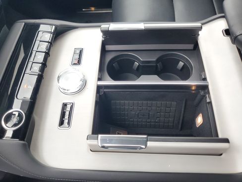 New 2026 Lincoln Navigator L Reserve AWD/4WD image 26